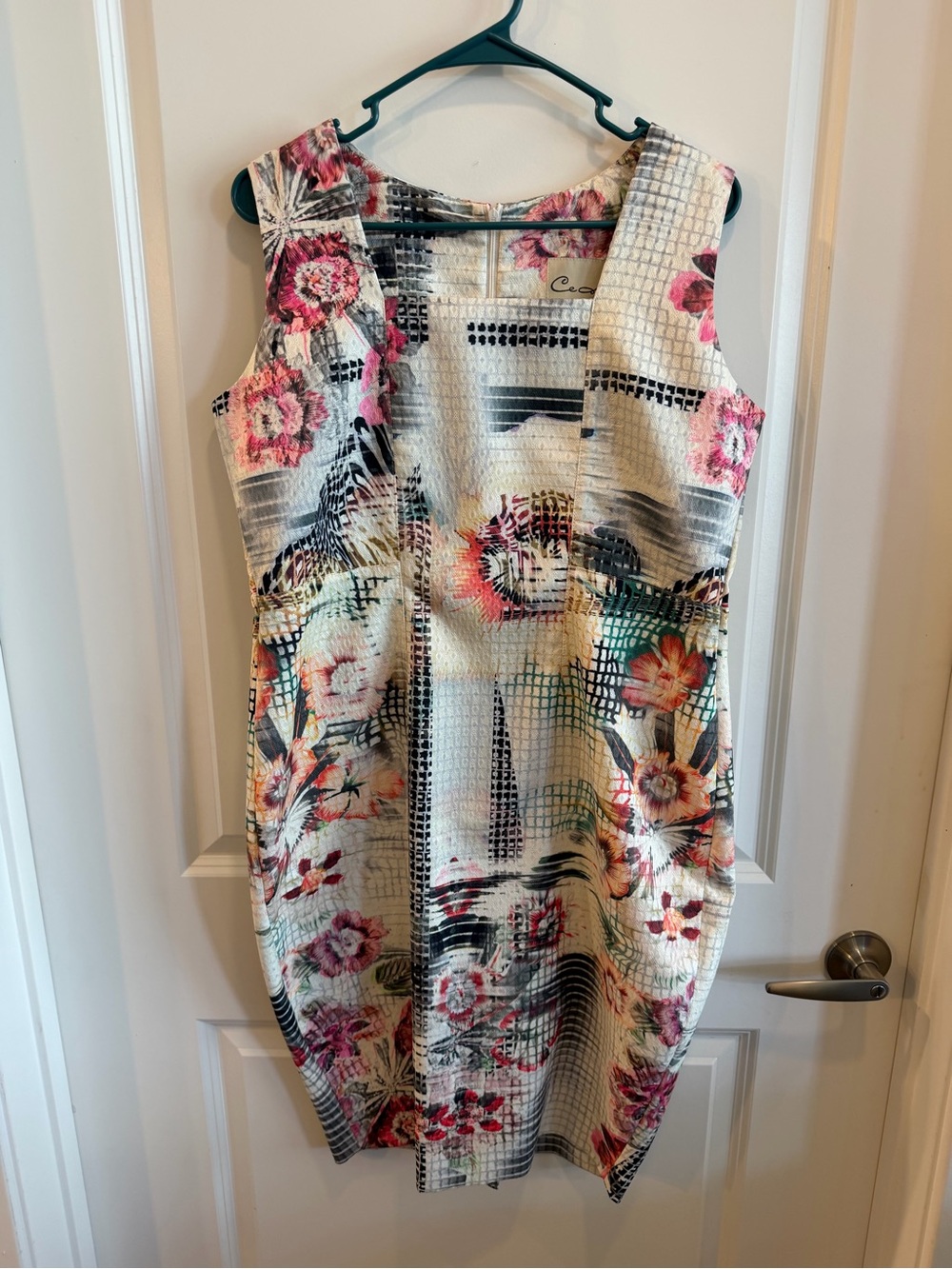 Floral Textured Sheath Dress in Cream and Pink